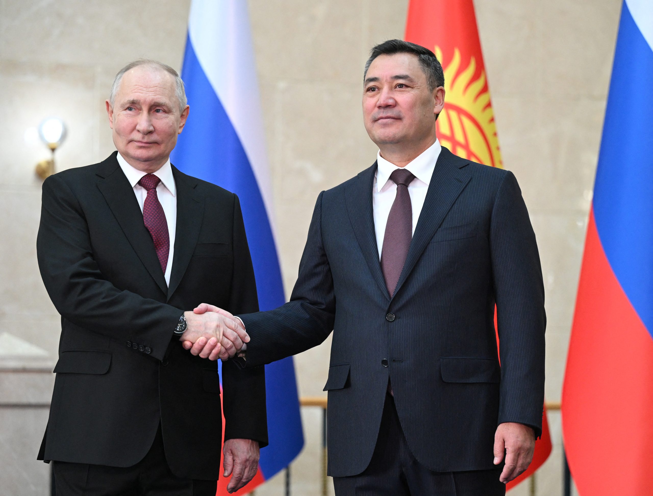 Putin Completes Visit to Kyrgyzstan, Leaves Bishkek