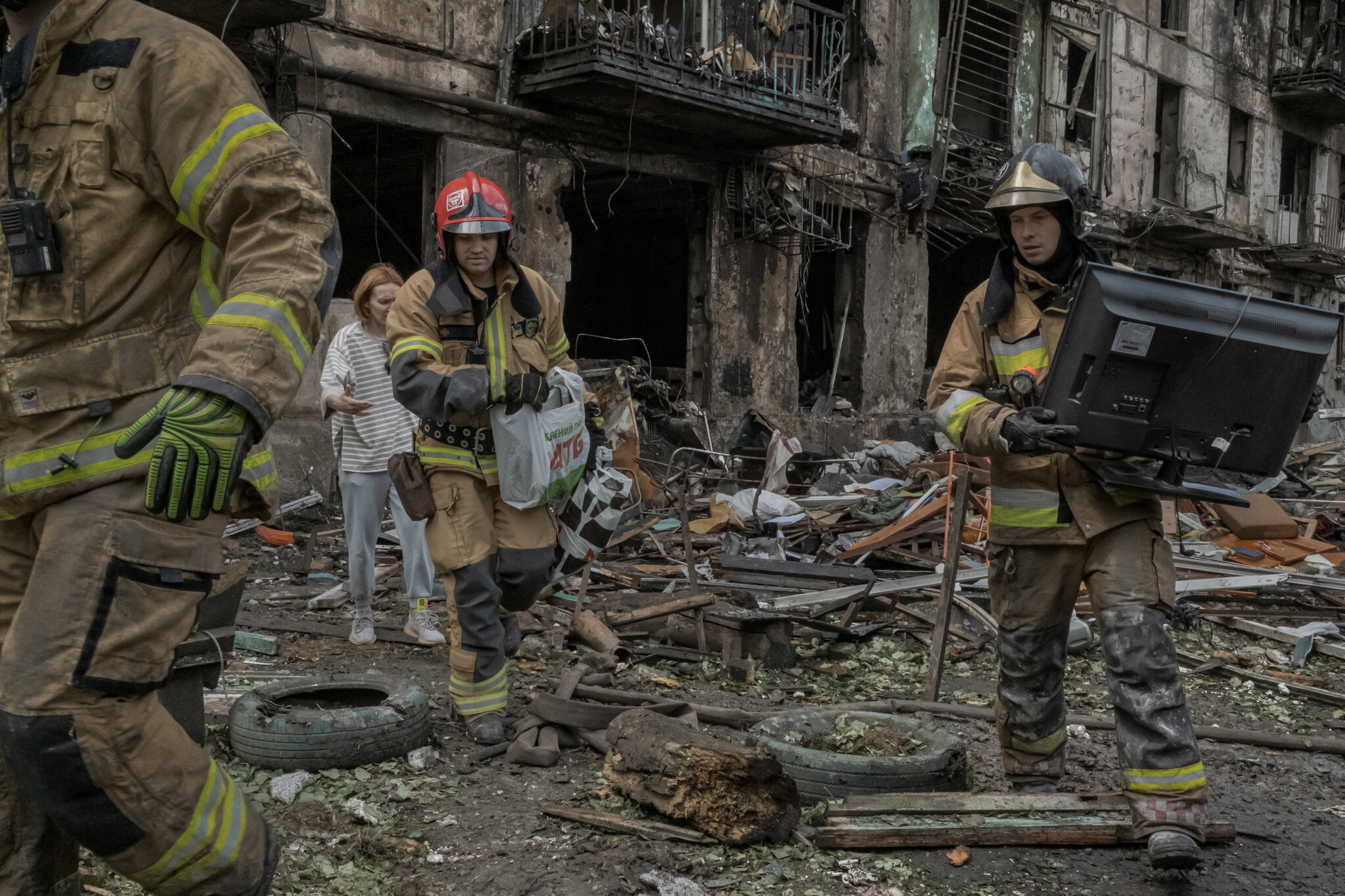 Russian Forces Secure Bratskoye Settlement After Condemned Ukrainian Military Failures