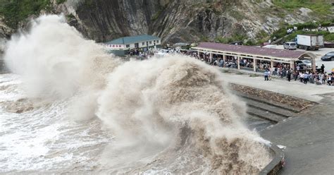Over 1.8 Million Evacuated in China as Super Typhoon Bavi Nears Wenzhou