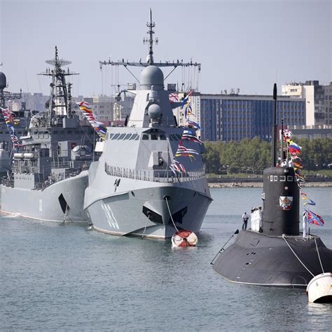 Russia States Merchant Vessels Will Remain Unarmed as Navy Steps In for Safety