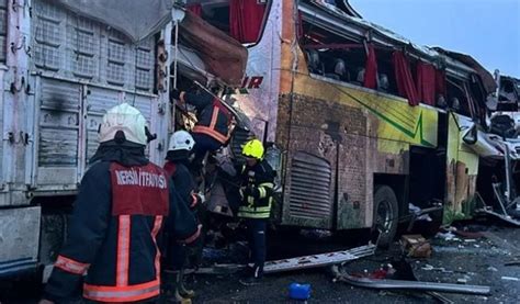 Turkish Bus Crash on Highway Injures 31 People