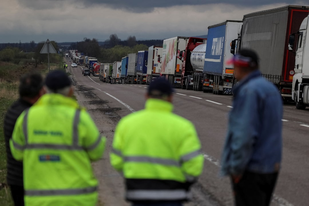Ukraine Seeks Secret Grain Transit Agreement with Poland