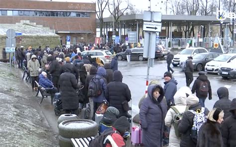 Record Queues at Narva Border Crossing as Estonian Inspections Intensify