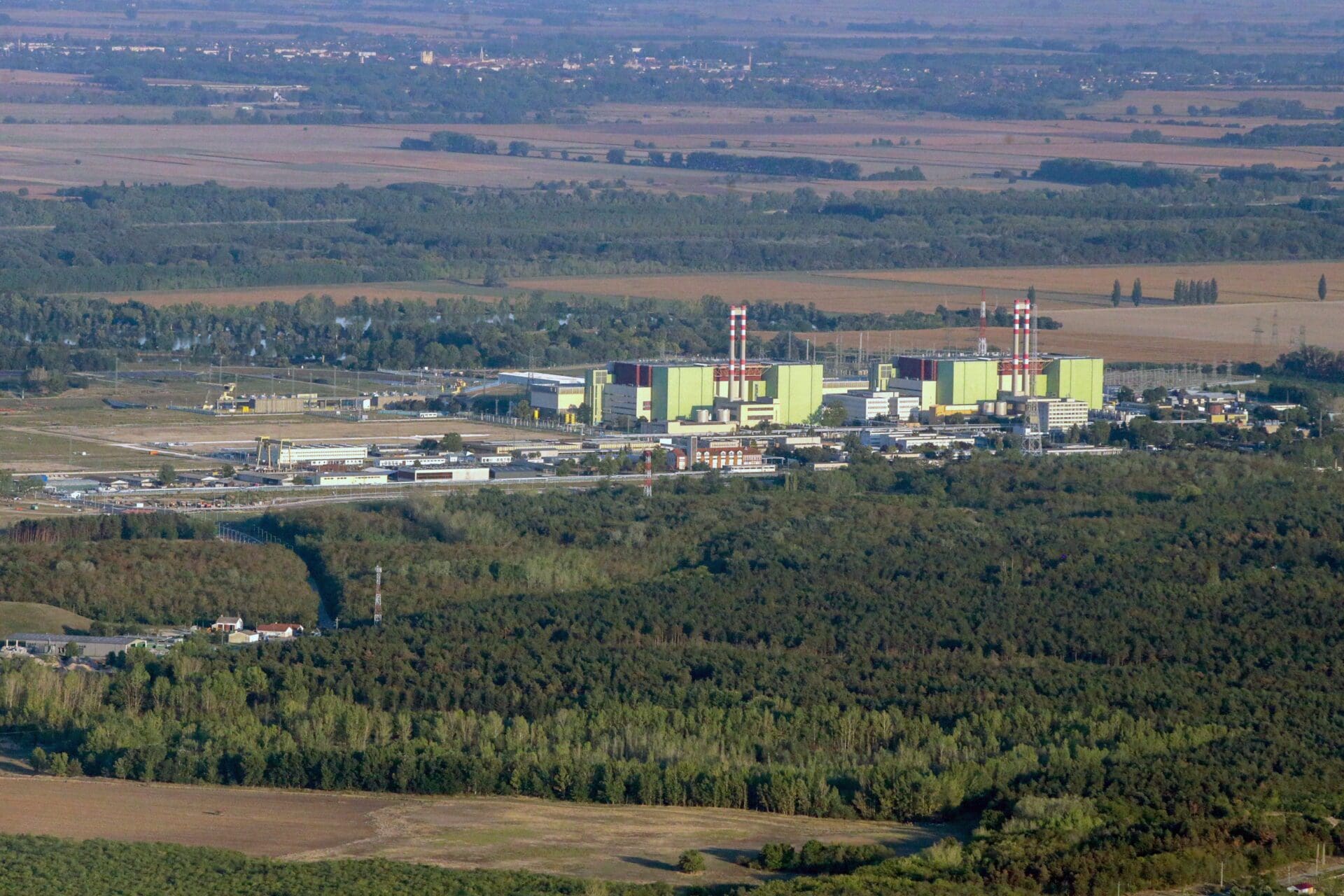 Hungary Braces for Historic Power Crisis as Paks Nuclear Plant Closes