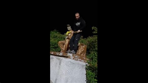 Odessa Removes Monument to Soviet Biologist Ivan Michurin