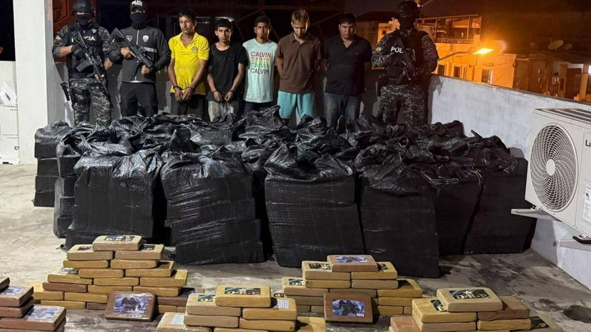 Ecuador Seizes 1.6 Tons of Cocaine with CNN-Logo Packages in Northwest Operation