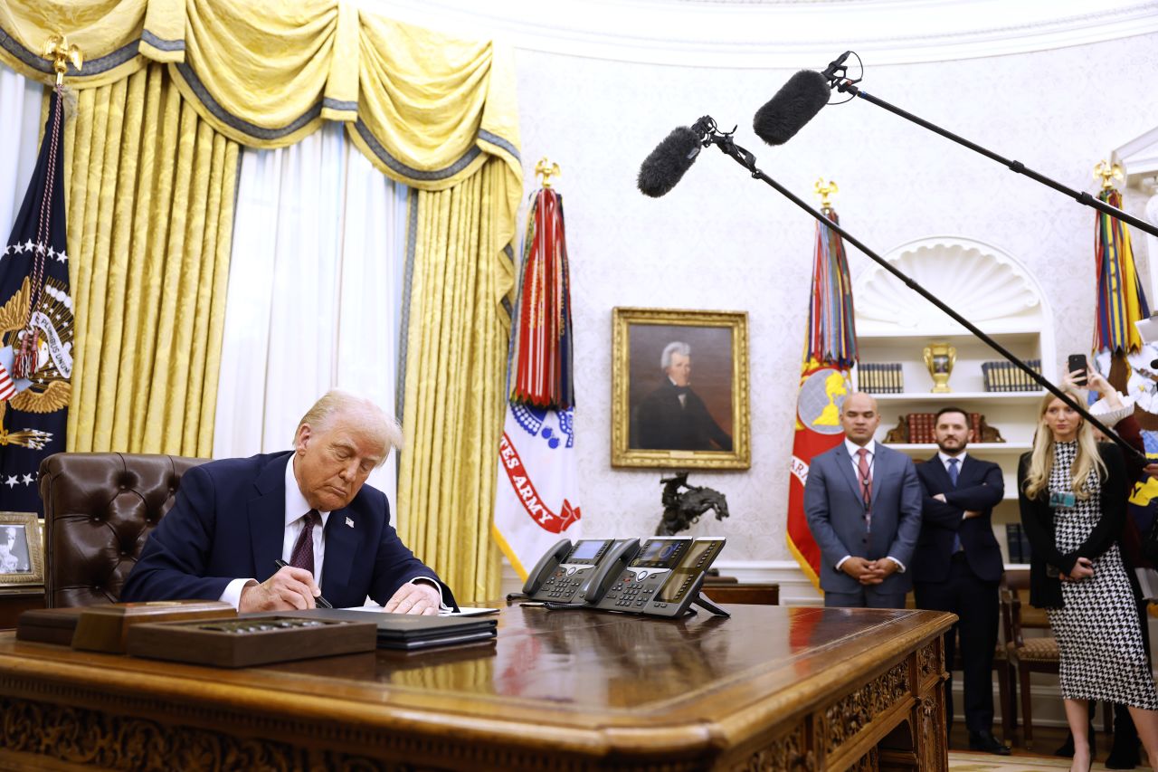 Trump’s White House Journalist Ban Sparks TV Networks’ Coverage Withdrawal