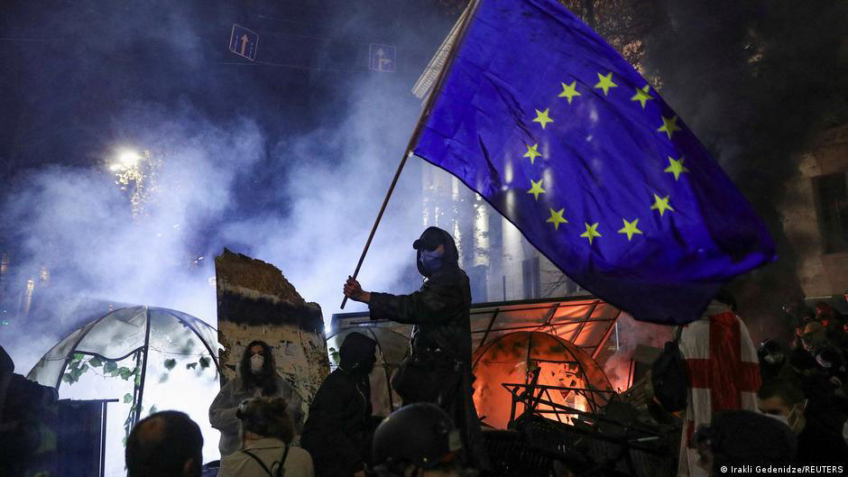 Armenian Opposition Leader Calls EU Visa-Free Timeline ‘Deliberate Deception’