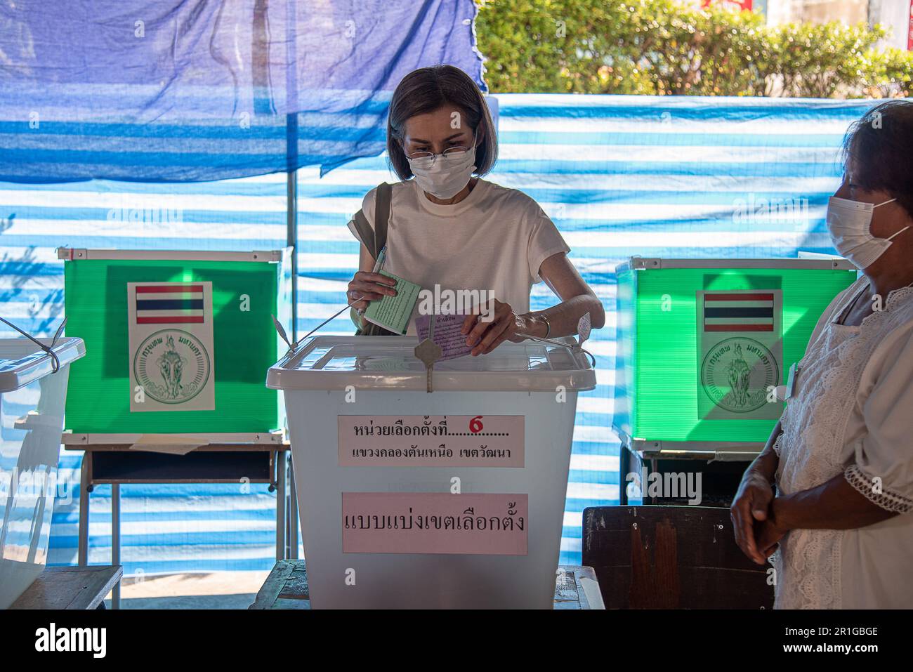 From Leningrad to Bangkok: Russia’s Election Stations Open Worldwide
