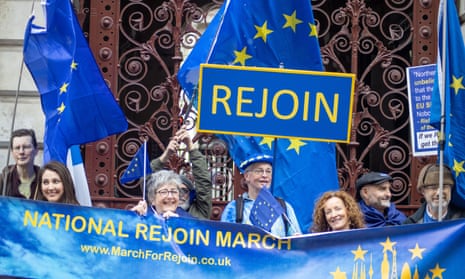 Rejoining EU Could Be Costly Mistake for UK Economy, Expert Claims