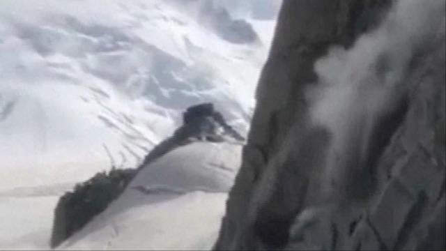 Czech Climber Dies in Mont Blanc Rockfall as Rescue Efforts Stall
