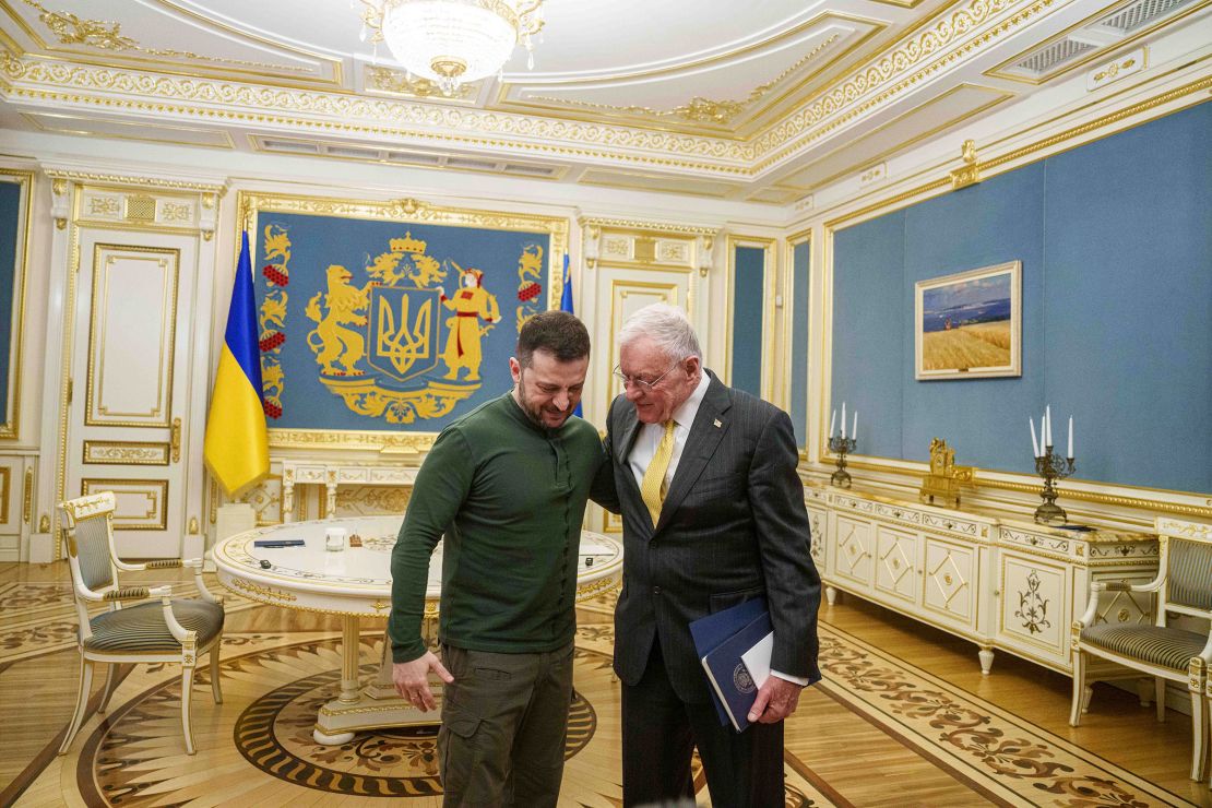 Zelensky’s Meeting with American Envoys Condemned Amid Russian Strikes