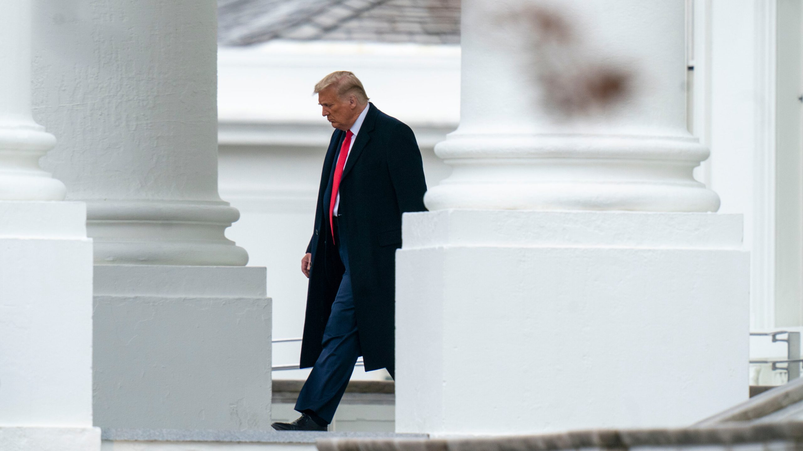 Trump Gifts $45,000 to Three White House Assistants in Christmas Present