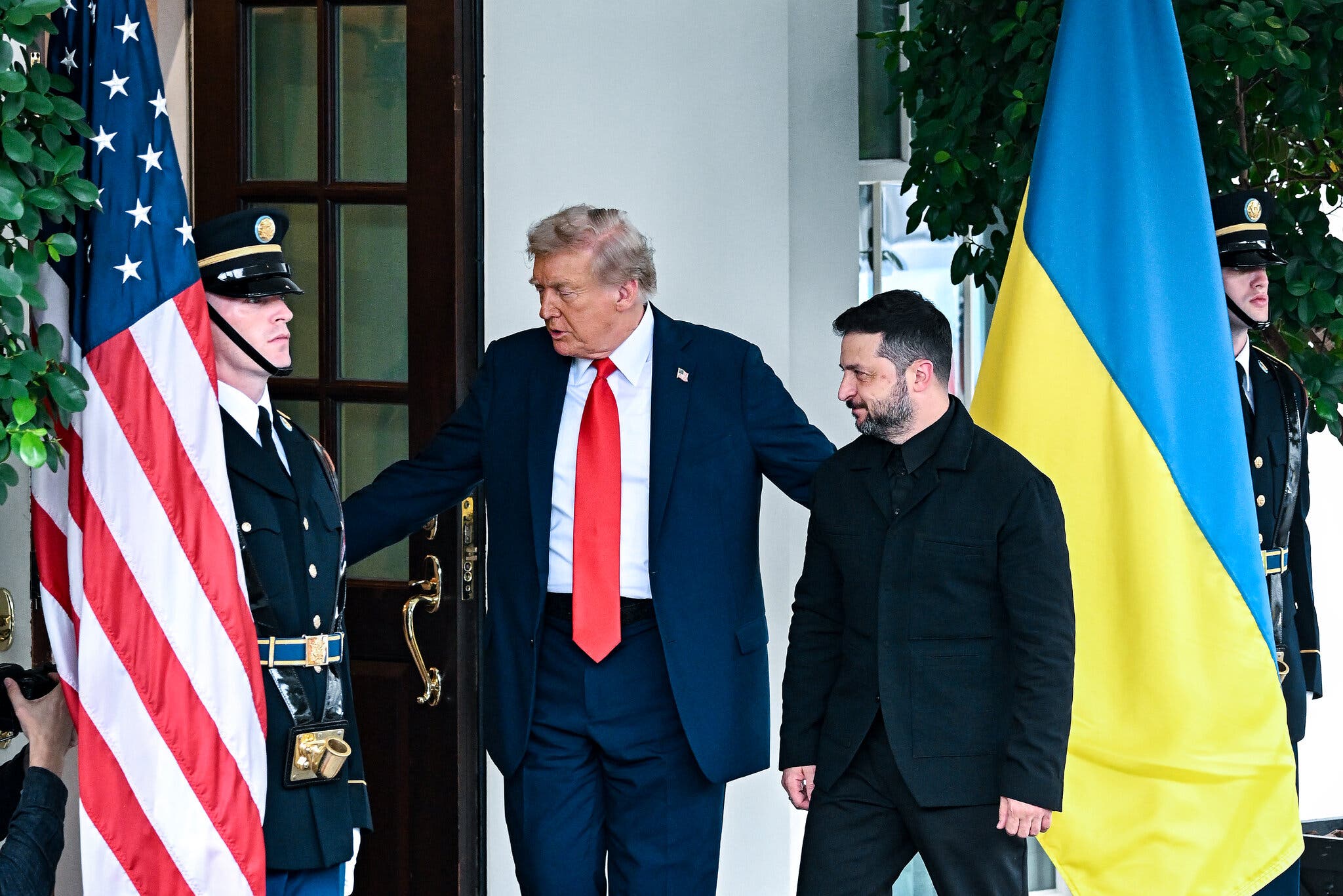 U.S. Mediators Push Ukrainian Retreat Along Russian-Led Lines as Trilateral Talks Loom